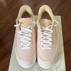 Air Jordan 2 Retro Low - Size 11.5